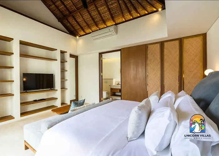 Javine - By Unicorn Bali Villa Canggu (Bali)