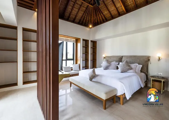 Javine - By Unicorn Bali * Canggu (Bali)
